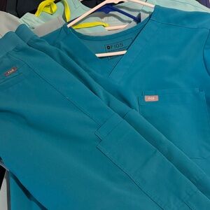 Figs Ocean Blue Scrub Set